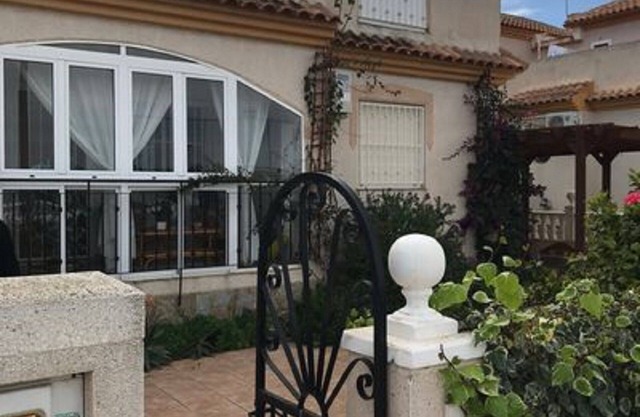 Quaint property in Playa Flamenca