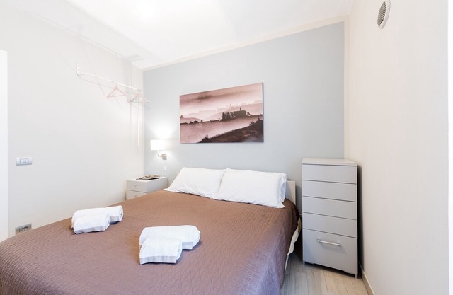 TrifulHouse Holiday Apartments, Unit 3. Alba historical city center
