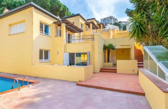 Velazquez by Interhome
