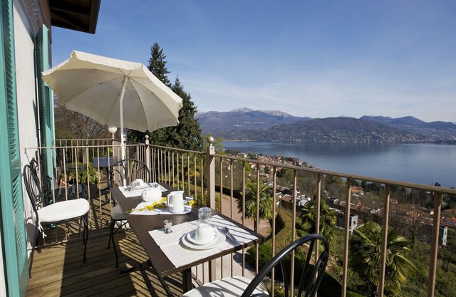 Wonderful apartment in a renowned art nouveau villa with pool and dream view