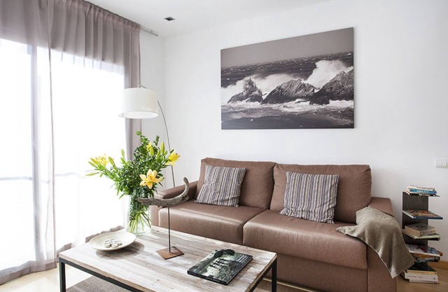 Your 2 rooms and 2 bath home 200m from the beach