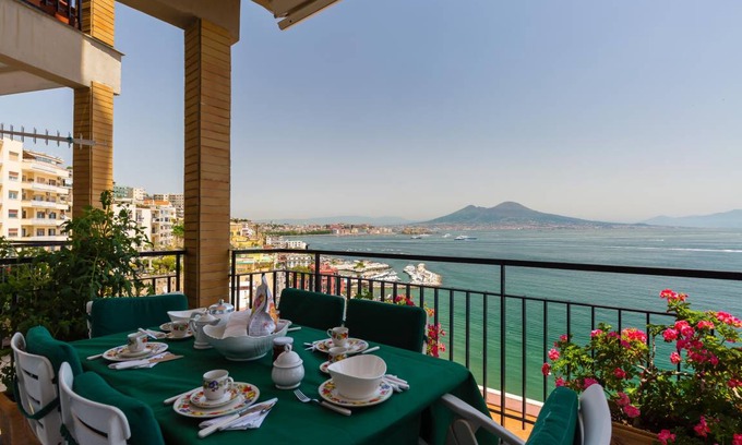 Posillipo Apartment | 110 m² Apartment ∙ 2 bedrooms ∙ 6 guests