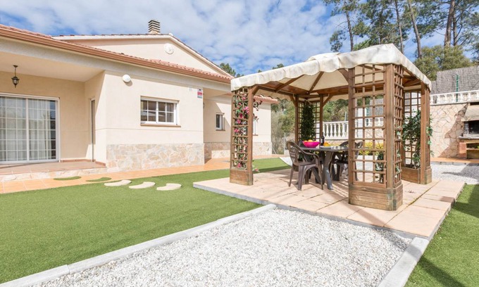 Vidreres Villa | 110 m² Villa ∙ 4 bedrooms ∙ 8 guests