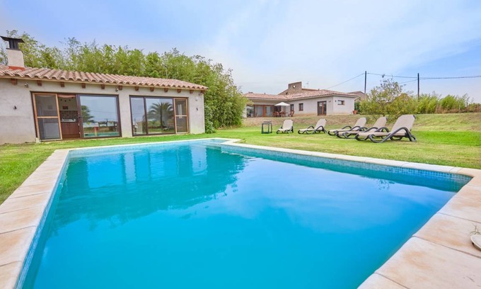 Pals House | 115 m² House ∙ 3 bedrooms ∙ 7 guests