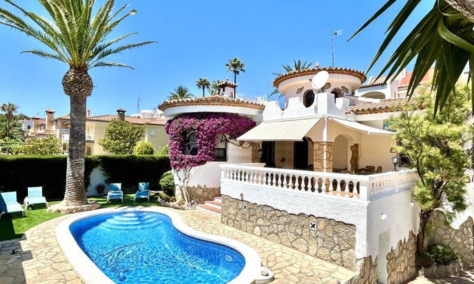 Miami Platja Villa | 120 m² Villa ∙ 3 bedrooms ∙ 6 guests