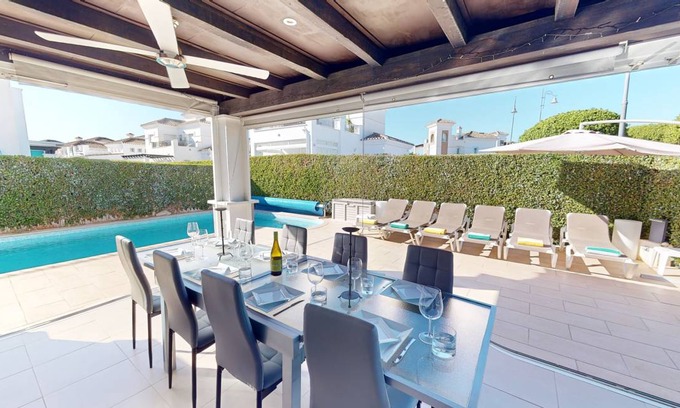 Roldan Villa | 120 m² Villa ∙ 4 bedrooms ∙ 8 guests
