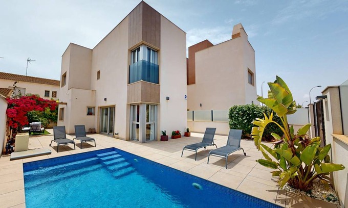 Santiago de la Ribera Villa | 121 m² Villa ∙ 3 bedrooms ∙ 6 guests