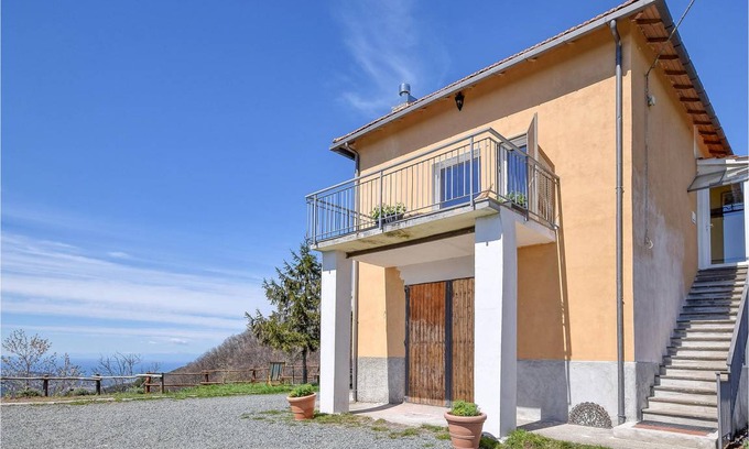 Castiglione Chiavarese House | 125 m² House ∙ 3 bedrooms ∙ 9 guests