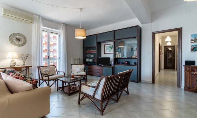 Municipio 2 Apartment | 130 m² Apartment ∙ 2 bedrooms ∙ 4 guests