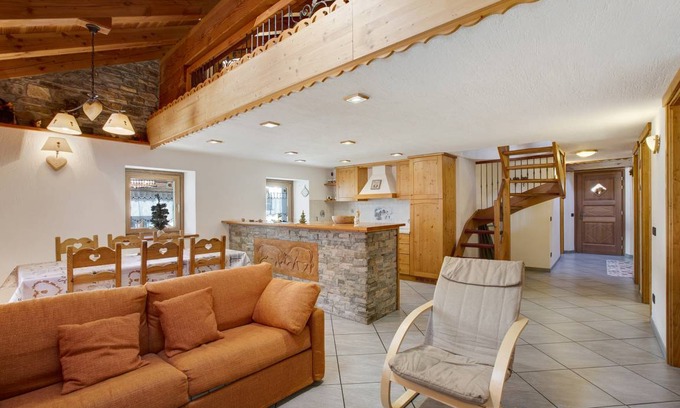 La Salle Ski Chalet | 130 m² Chalet ∙ 3 bedrooms ∙ 6 guests