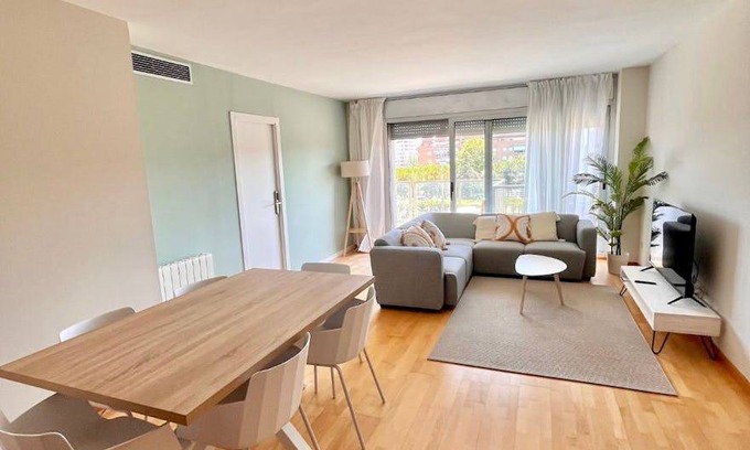 Eixample Resort | 130 m² Private room ∙ 1 bedroom ∙ 1 guest