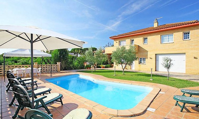 Sils Villa | 130 m² Villa ∙ 4 bedrooms ∙ 10 guests