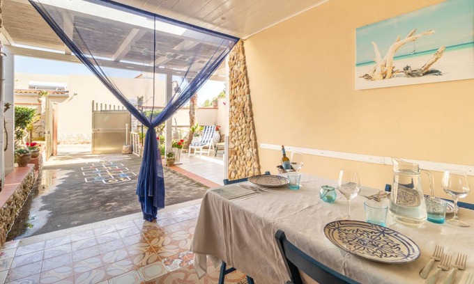 Portopalo di Capo Passero House | 140 m² House ∙ 3 bedrooms ∙ 6 guests
