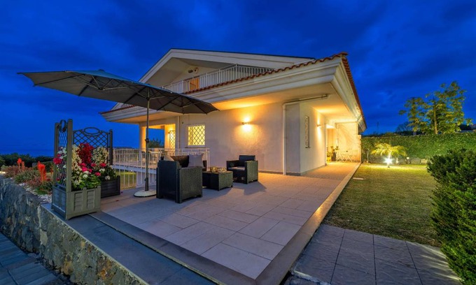 Aci Catena House | 150 m² House ∙ 3 bedrooms ∙ 6 guests
