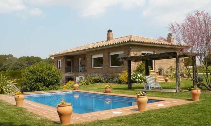 Garrigoles Villa | 150 m² Villa ∙ 4 bedrooms ∙ 8 guests