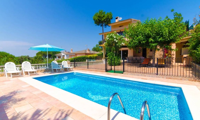 Mont Barbat Villa | 150 m² Villa ∙ 4 bedrooms ∙ 8 guests