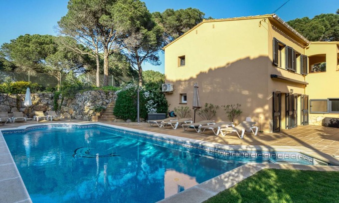 Pals Villa | 180 m² Villa ∙ 5 bedrooms ∙ 10 guests