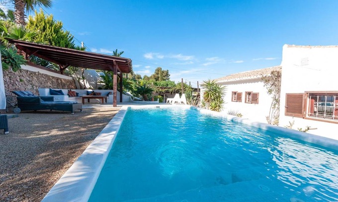 Trencall Villa | 190 m² Villa ∙ 2 bedrooms ∙ 5 guests