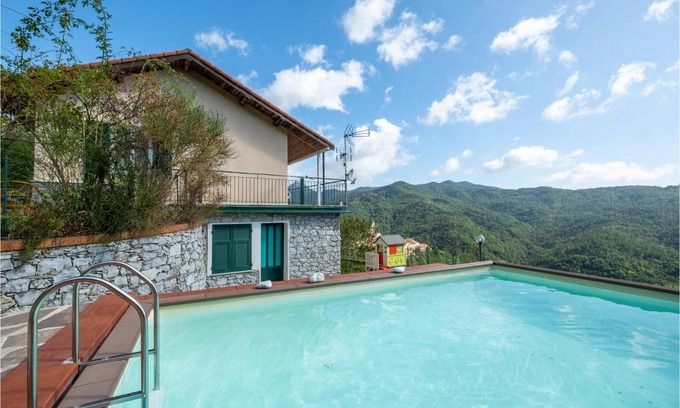 Castiglione Chiavarese House | 195 m² House ∙ 4 bedrooms ∙ 11 guests