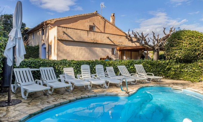 Gelida House | 200 m² House ∙ 5 bedrooms ∙ 14 guests