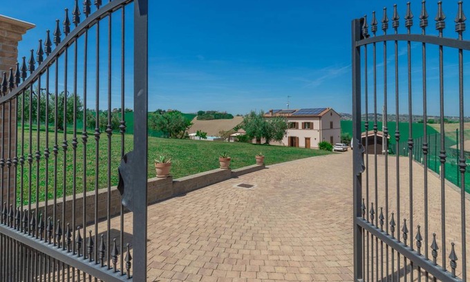 Fermo Villa | 200 m² Villa ∙ 4 bedrooms ∙ 14 guests