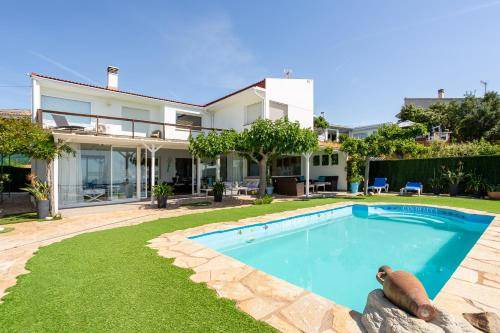 Malgrat de Mar House | 220 m² House ∙ 3 bedrooms ∙ 9 guests