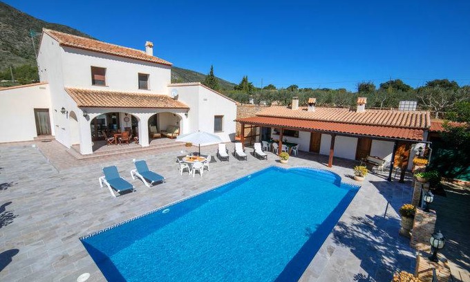 Benissa House | 220 m² House ∙ 4 bedrooms ∙ 8 guests