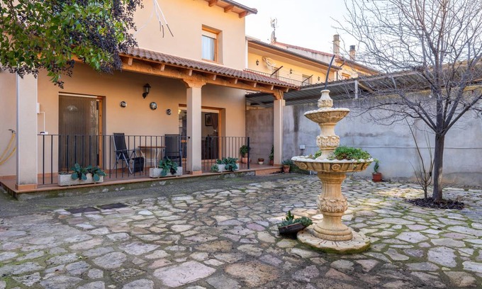 Berge House | 225 m² House ∙ 5 bedrooms ∙ 9 guests