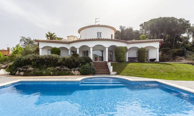 Calonge Villa | 230 m² Villa ∙ 4 bedrooms ∙ 8 guests