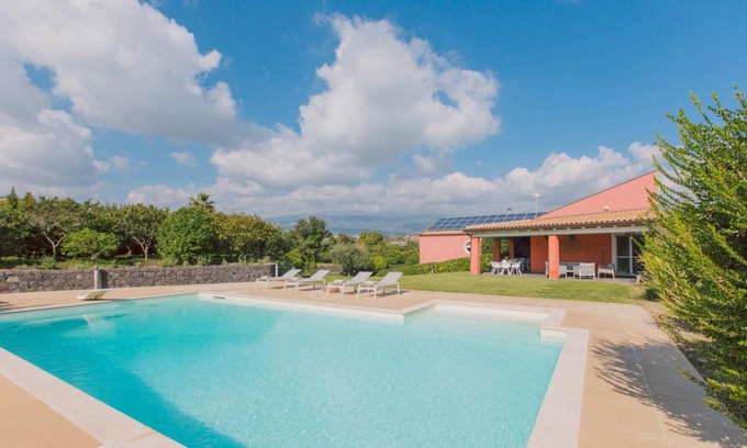 Acireale Villa | 250 m² Villa ∙ 4 bedrooms ∙ 8 guests
