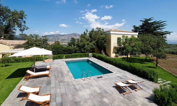 Rovittello Villa | 250 m² Villa ∙ 5 bedrooms ∙ 10 guests