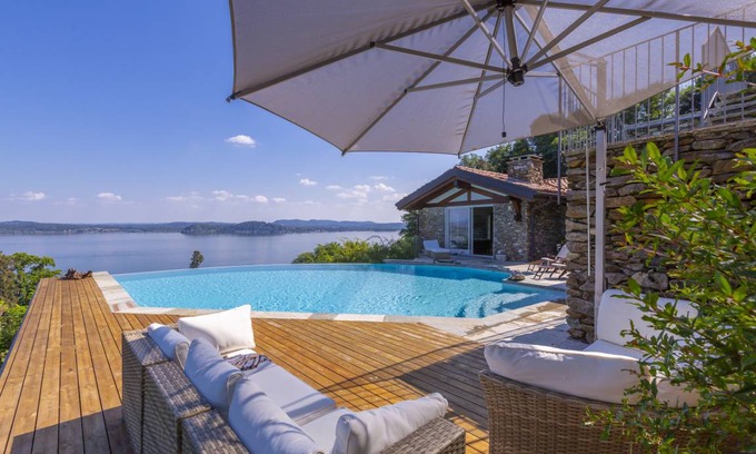 Belgirate Resort | 270 m² Luxury rental ∙ 3 bedrooms ∙ 6 guests