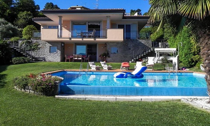 Arona Villa | 270 m² Villa ∙ 5 bedrooms ∙ 11 guests