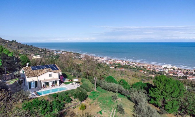 Silvi Villa | 274 m² Villa ∙ 3 bedrooms ∙ 8 guests