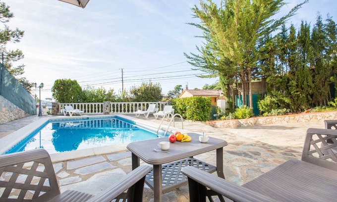 Vidreres Villa | 2CON01 - Cozy 4 bedroom house with garden and private pool located in a quiet area