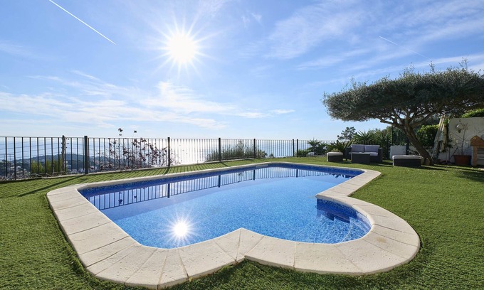 Lloret de Mar Villa | 2PAL01- House with private pool and beautiful sea views located near the beach