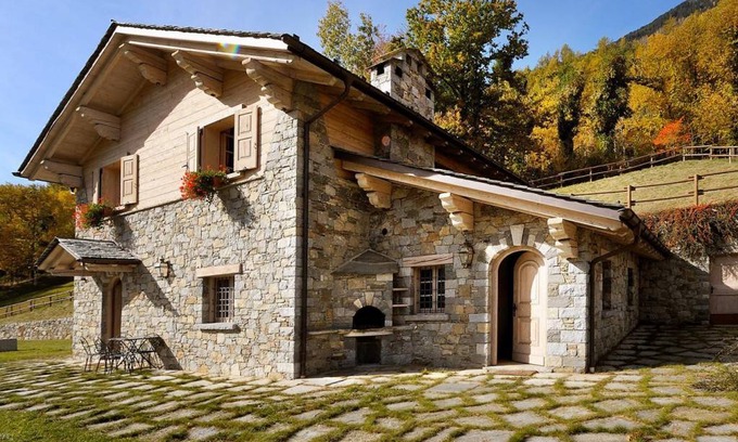 Grosotto Ski Chalet | 300 m² Chalet ∙ 3 bedrooms ∙ 7 guests