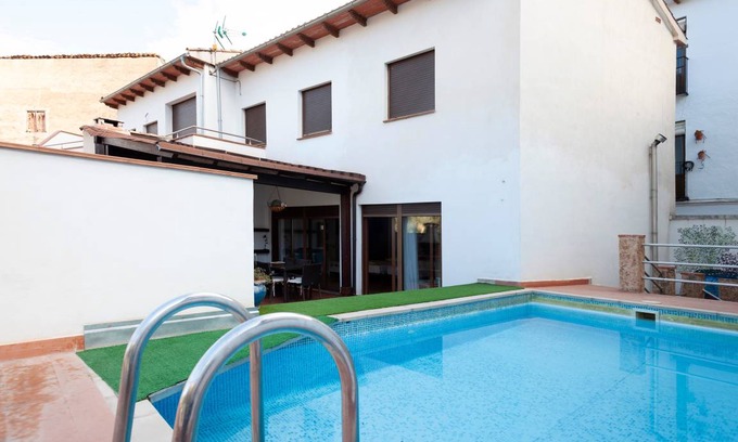 Cazorla House | 300 m² House ∙ 6 bedrooms ∙ 16 guests