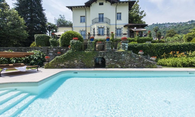 Carciano Villa | 3000 m² Villa ∙ 7 bedrooms ∙ 16 guests