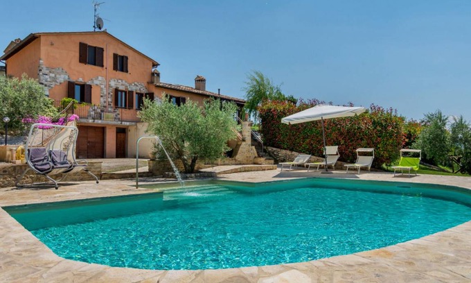 Montone Villa | 330 m² Villa ∙ 6 bedrooms ∙ 12 guests