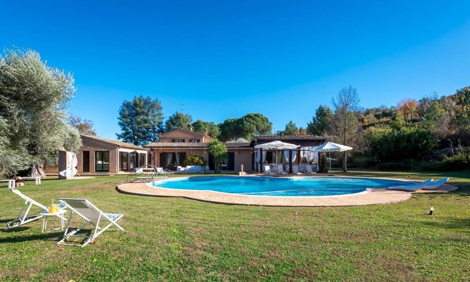 Civitanova Alta Villa | 340 m² Villa ∙ 4 bedrooms ∙ 12 guests