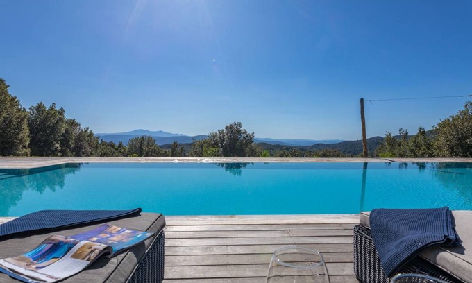 Murlo Villa | 340 m² Villa ∙ 5 bedrooms ∙ 14 guests