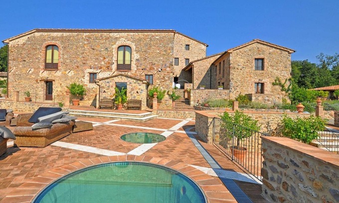 Monticiano Villa | 400 m² Villa ∙ 14 bedrooms ∙ 27 guests