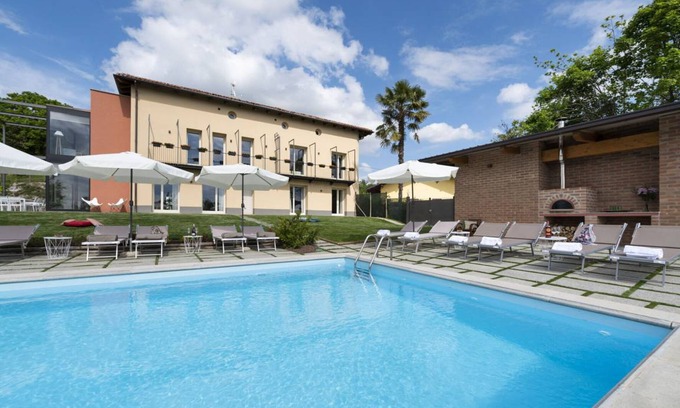 Monteu Roero Villa | 450 m² Villa ∙ 8 bedrooms ∙ 18 guests