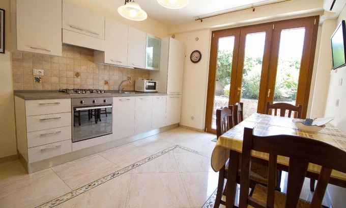 Trecastagni Apartment | 50 m² Apartment ∙ 1 bedroom ∙ 5 guests