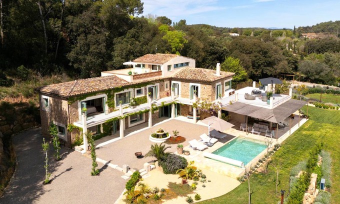 Rupia House | 500 m² House ∙ 5 bedrooms ∙ 14 guests