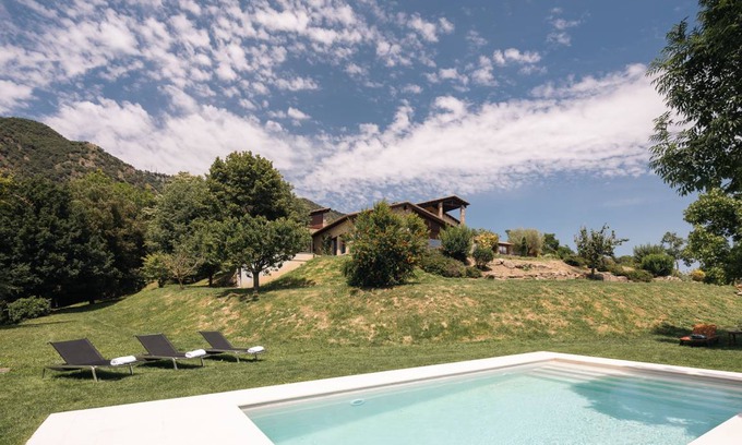 Sant Pere de Torello House | 510 m² Finca ∙ 9 bedrooms ∙ 24 guests