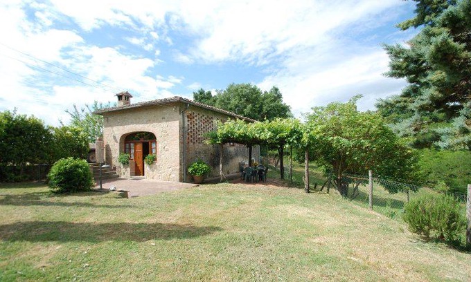 Montalcinello House | 55 m² Farmhouse ∙ 2 bedrooms ∙ 3 guests