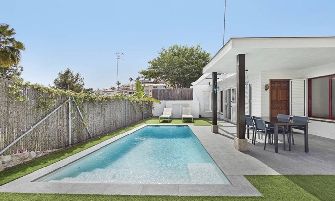 Vallpineda House | 60 m² House ∙ 2 bedrooms ∙ 6 guests