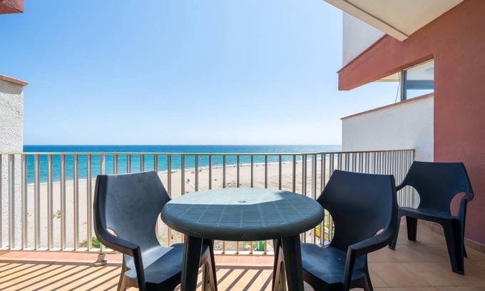 Sant Salvador Apartment | 67 m² Apartment ∙ 2 bedrooms ∙ 6 guests